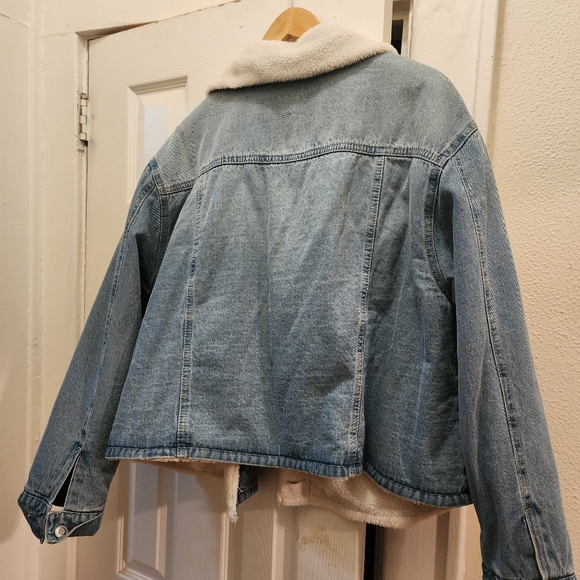 Denim Jacket with White Sherpa Collar NWOT - Picture 2 of 2